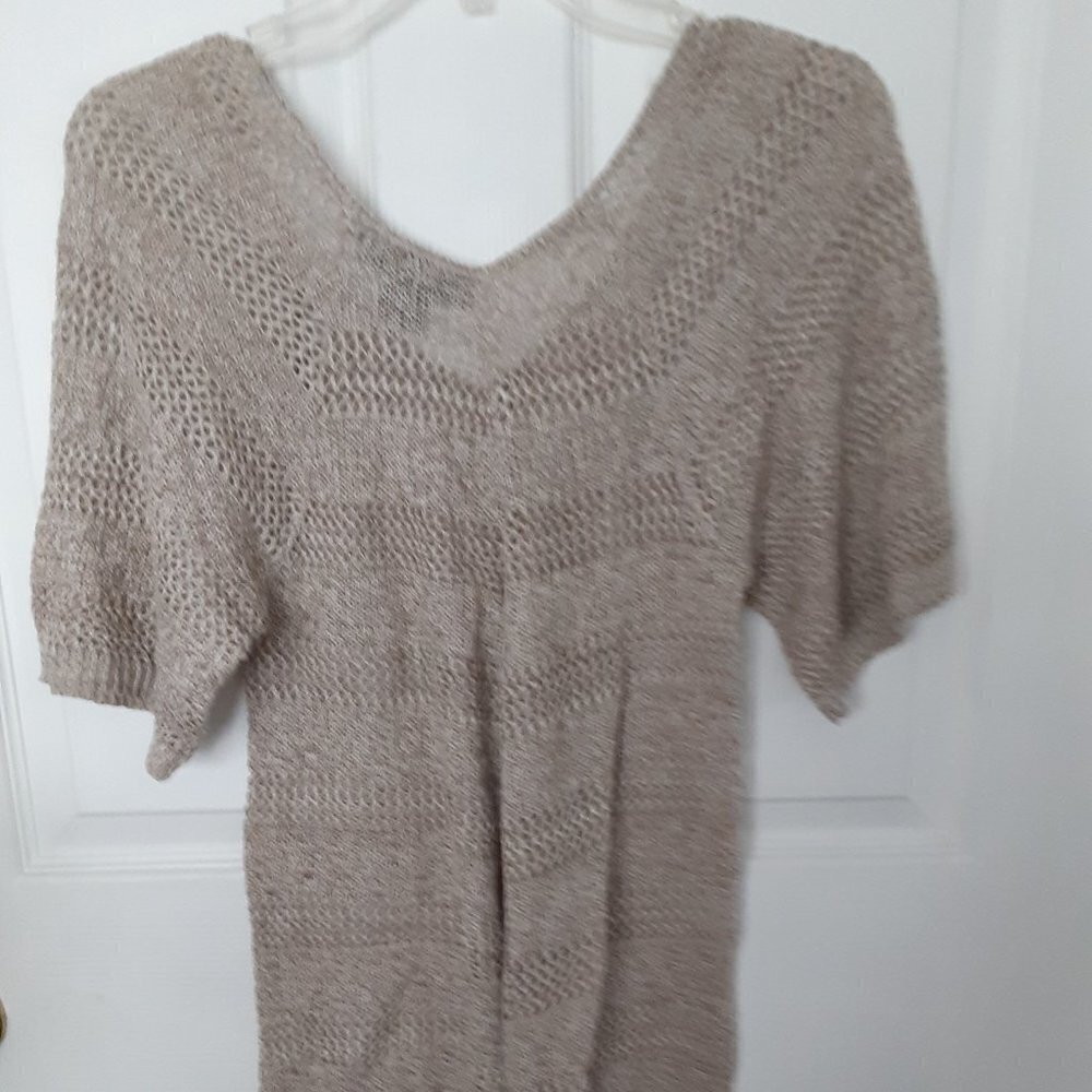United States Sweaters Size Small Tan Lace Short Sleeve Sweater Top - Picture 4 of 4